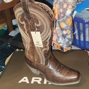 Ariat